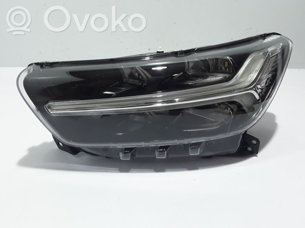 Volvo XC40 Phare frontale 