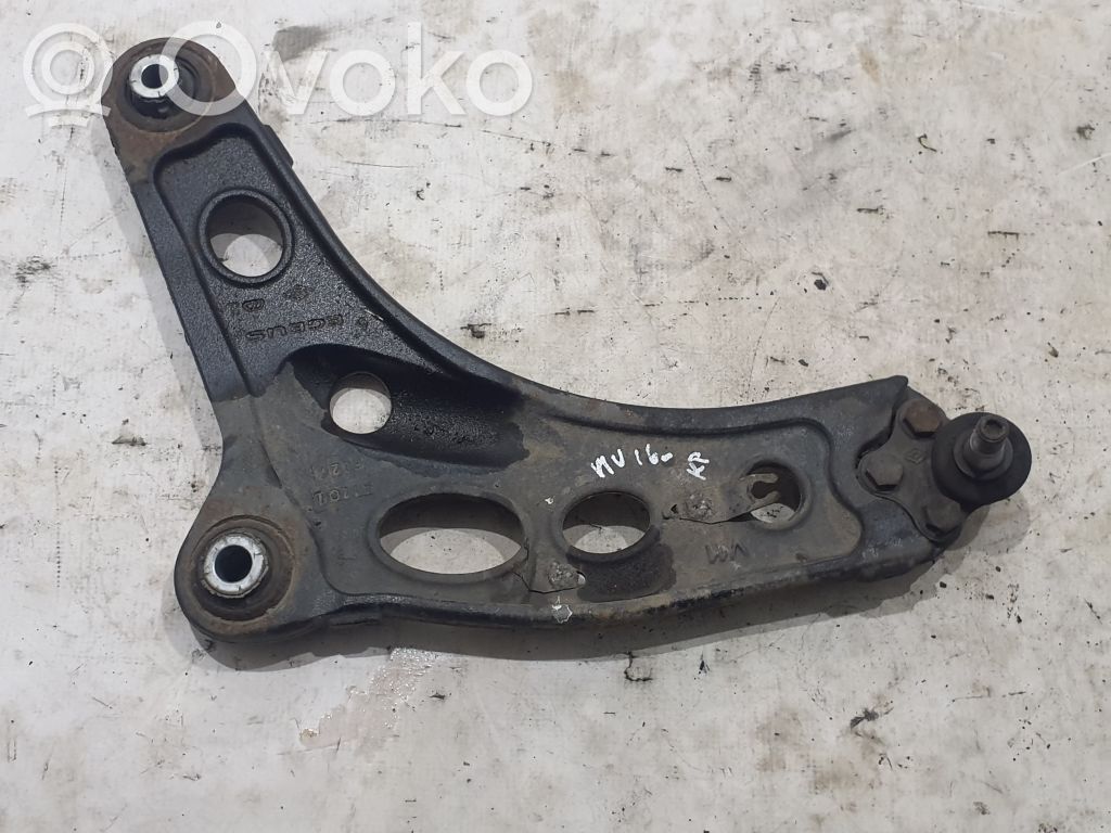 Opel Vivaro Вилы 