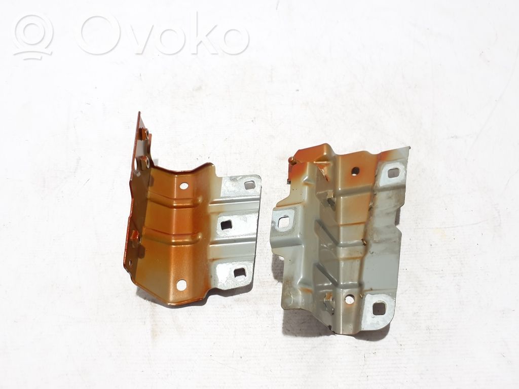 Renault Kangoo III Uchwyt / Mocowanie błotnika przedniego 