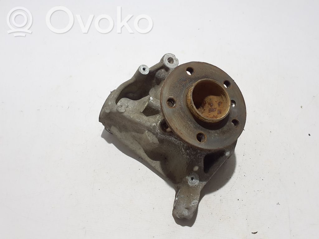 Cubo de rueda delantera   6852159