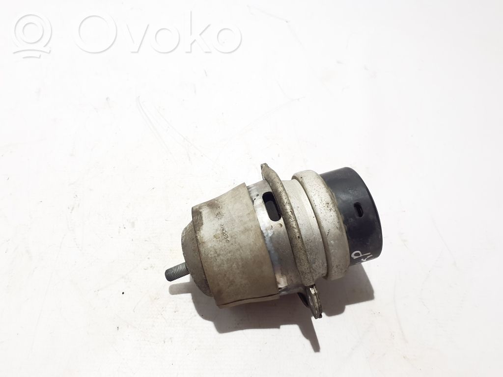 Volkswagen Touareg II Engine mount bracket 