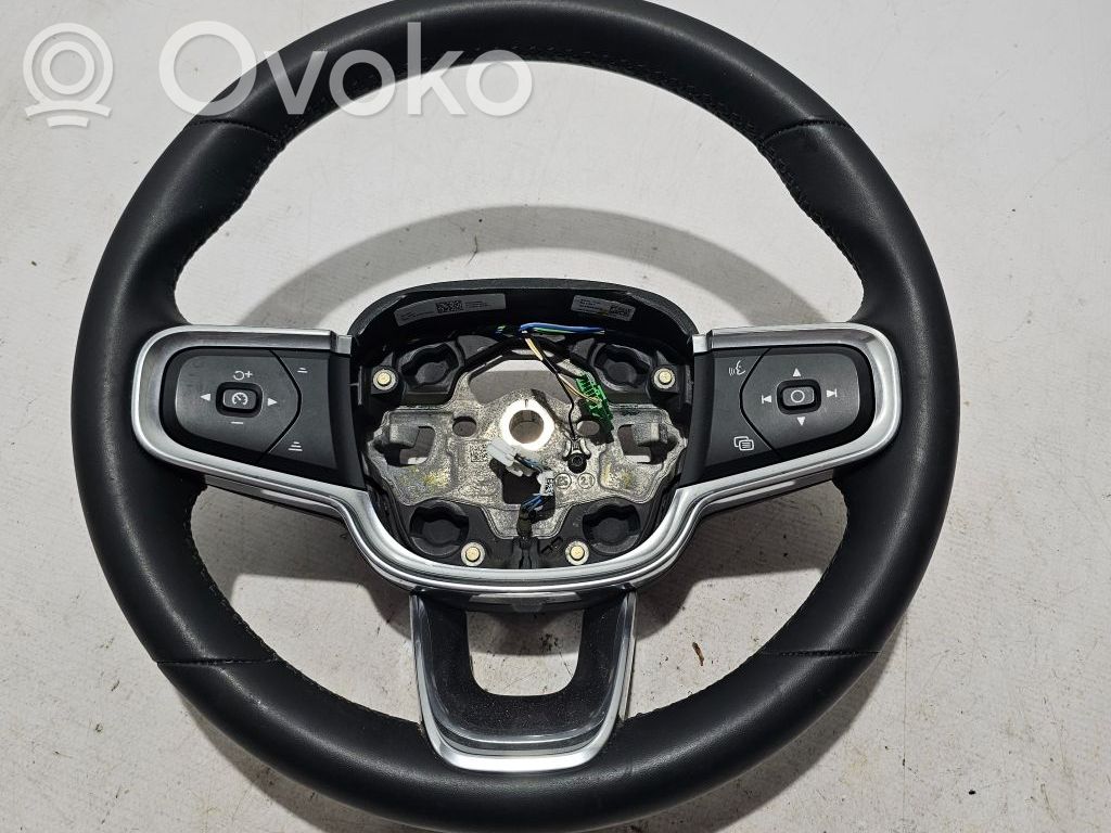 Volvo C40 Ohjauspyörä 