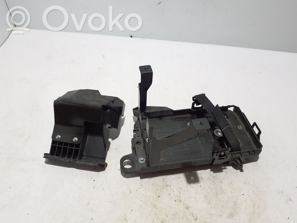 Battery bracket   32244629