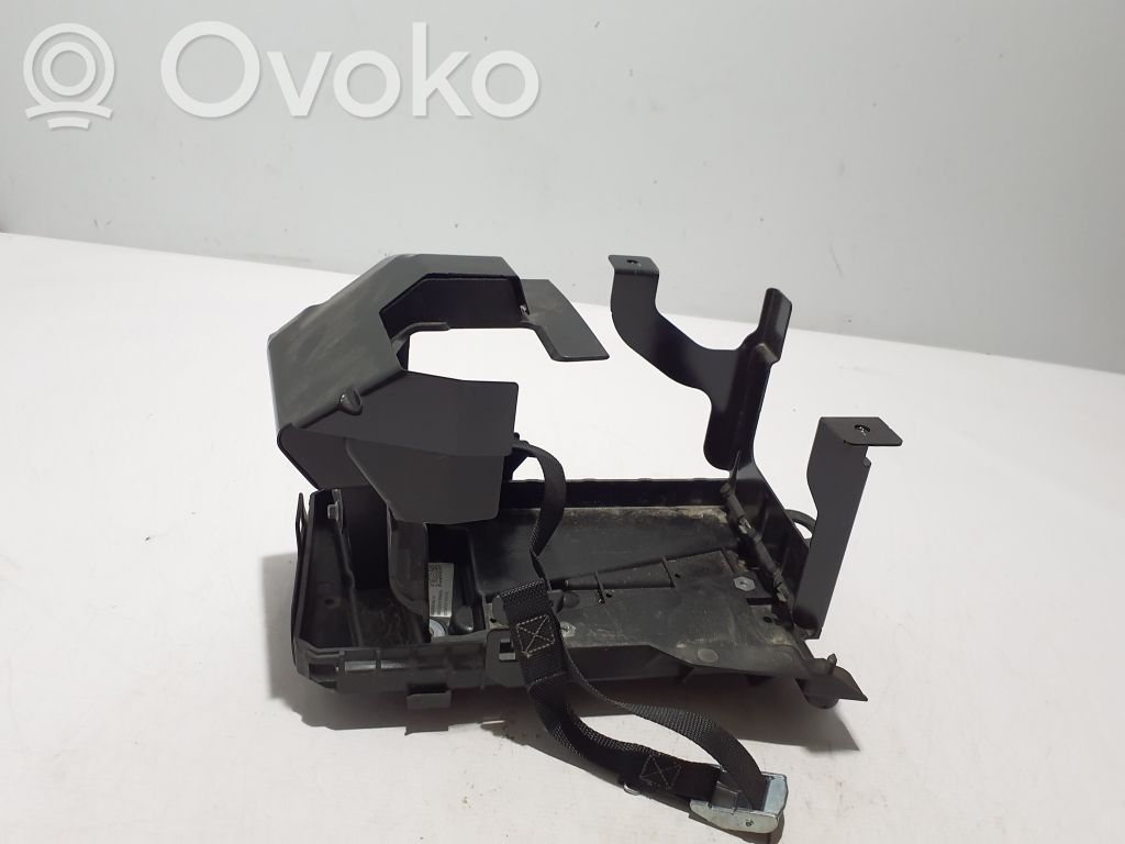 Battery bracket   32348533