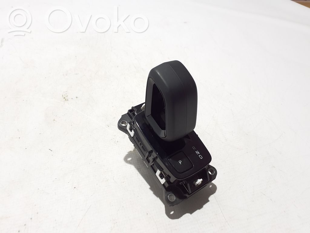 Volvo C40 Lewarek zmiany biegów / górny 