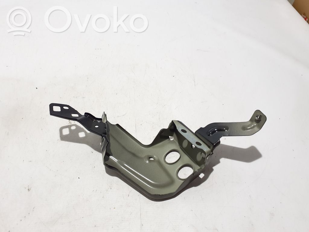 Audi A5 Fender mounting bracket 
