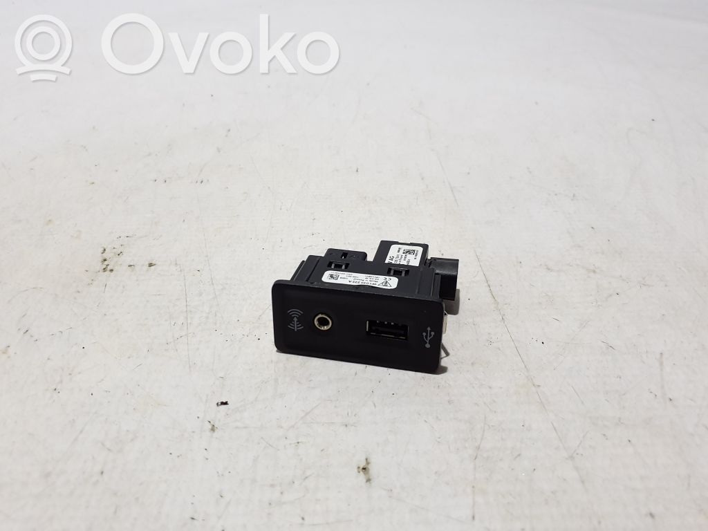 Porsche Panamera (971) Enchufe conector USB 