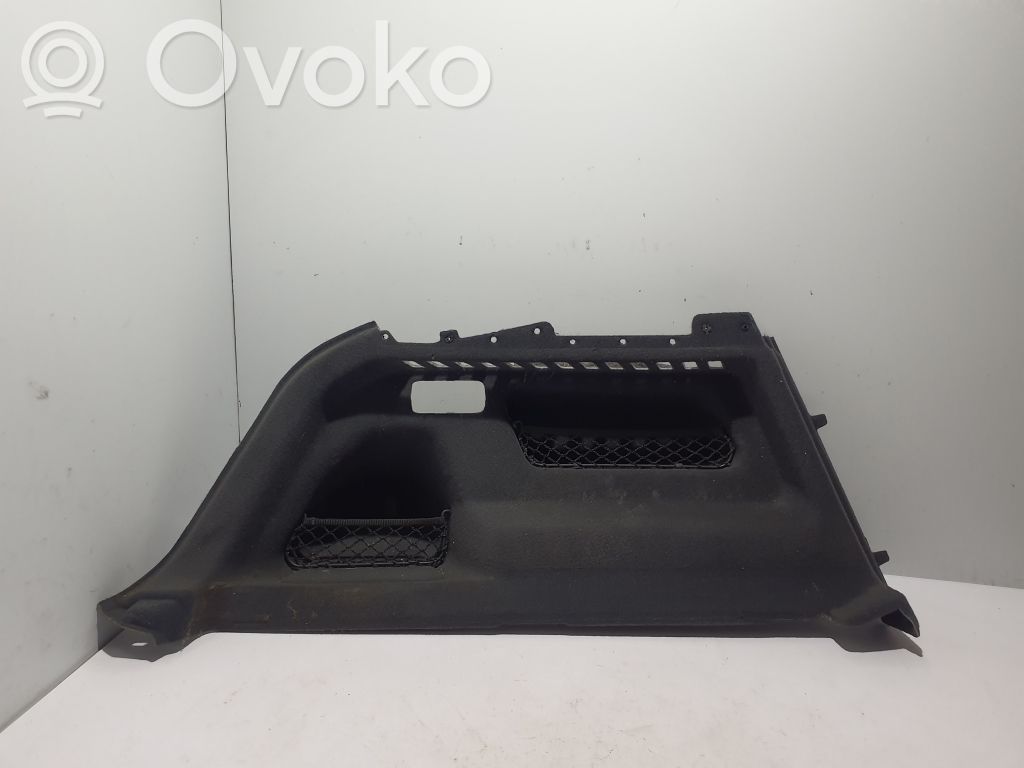 Audi Q8 Boczek / Tapicerka / bagażnika 
