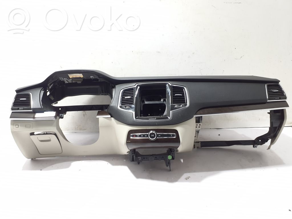 Volvo XC90 Panelė 