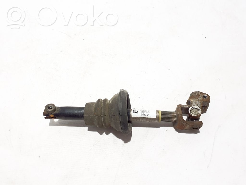 Steering column universal joint   102782700A