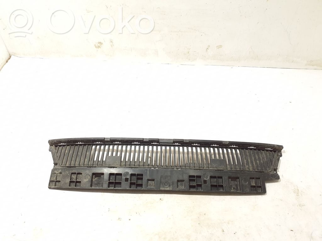 Renault Master IV Front bumper lower grill 