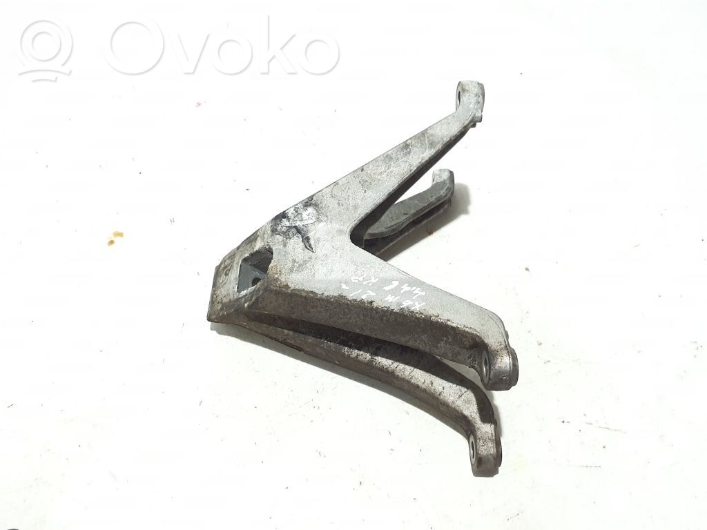 BMW X6 G06 Engine mounting bracket 