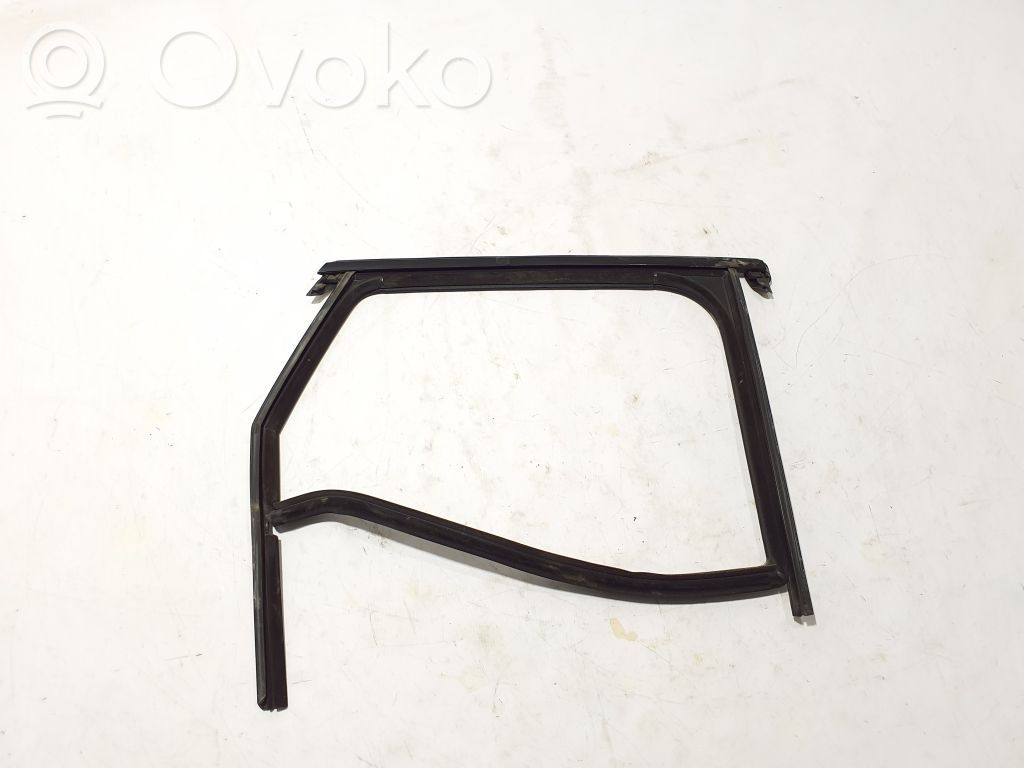 Porsche Macan (95B) Rubber seal rear door 