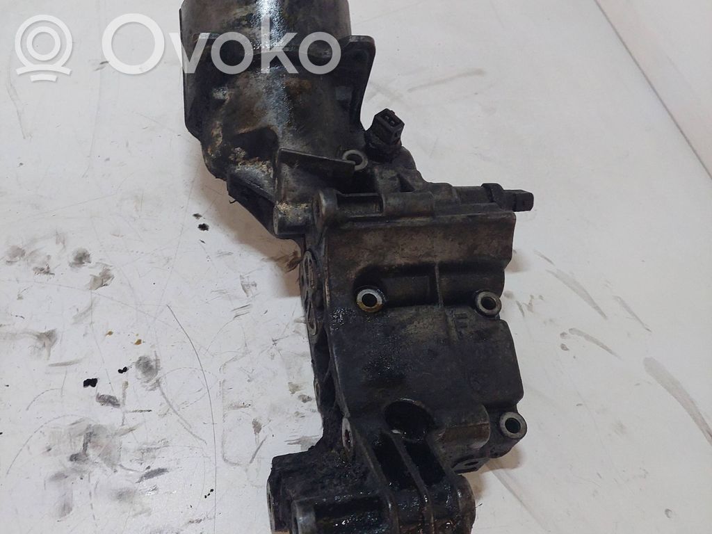 Oil filter mounting bracket   6750330620
