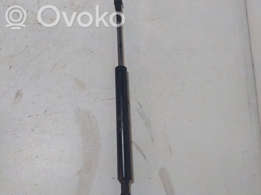 BMW 7 E38 Dzinēja pārsega amortizators 