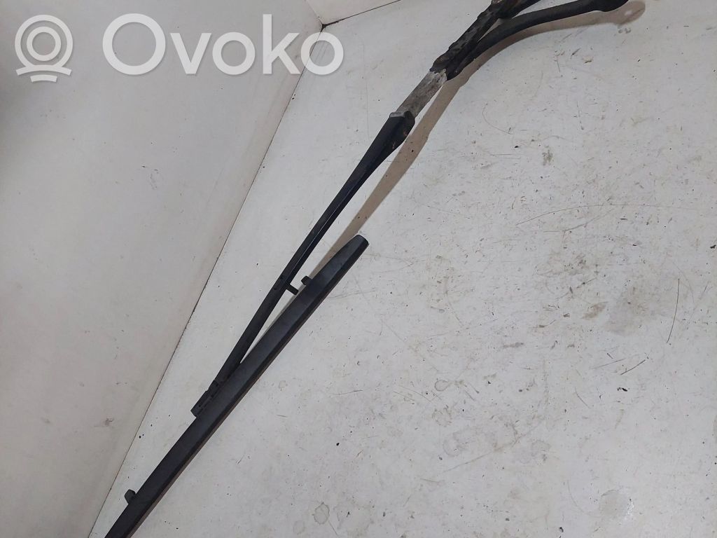 BMW 5 E39 Front wiper blade arm 