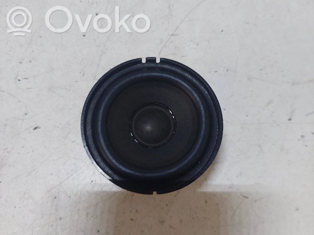 BMW 3 E90 E91 Garsiakalbis (-iai) priekinėse duryse 
