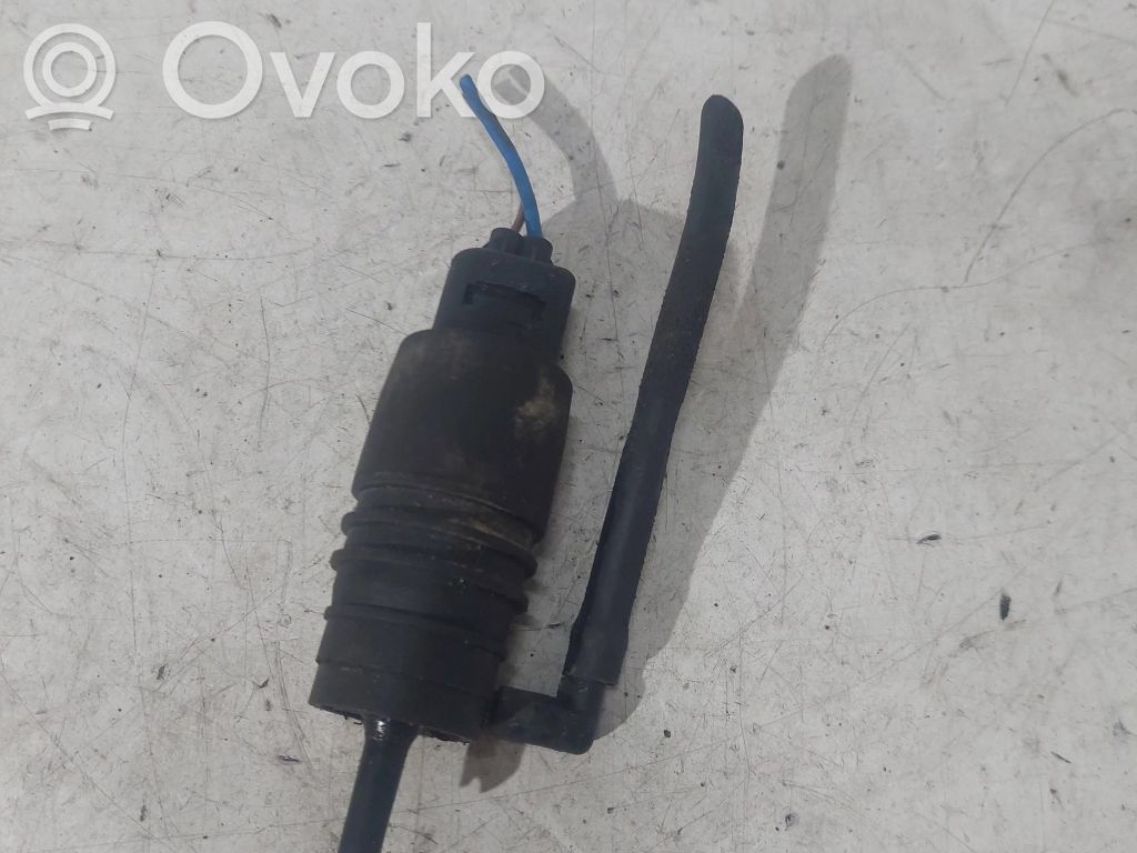 BMW 5 E39 Windscreen/windshield washer pump 