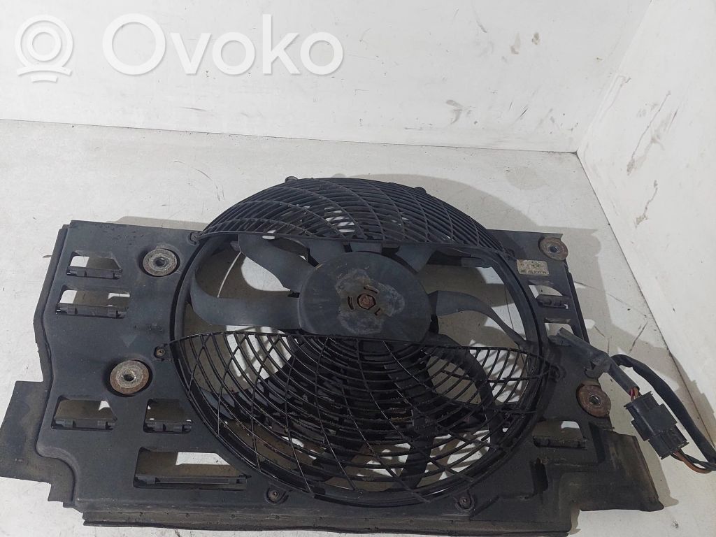 BMW 5 E39 Elektrinis radiatorių ventiliatorius 