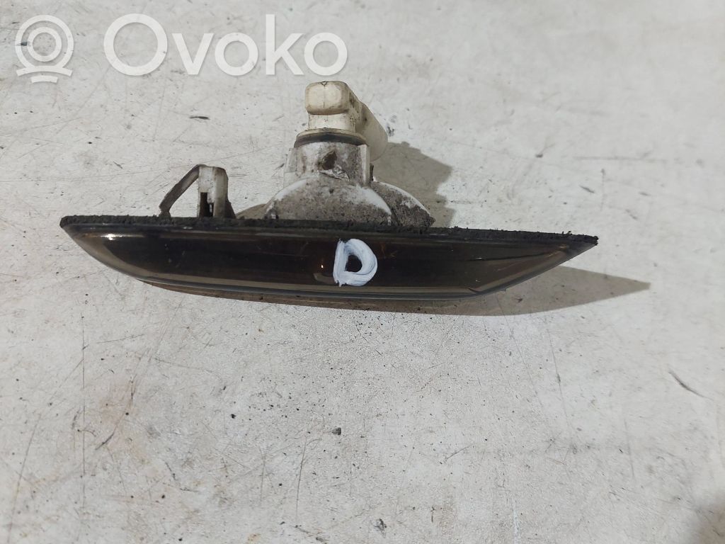 BMW 3 E90 E91 Front fender indicator light 