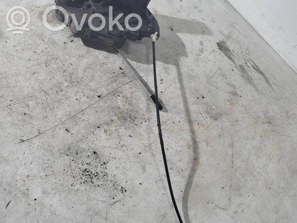 Priekšpusē slēdzene   510791110