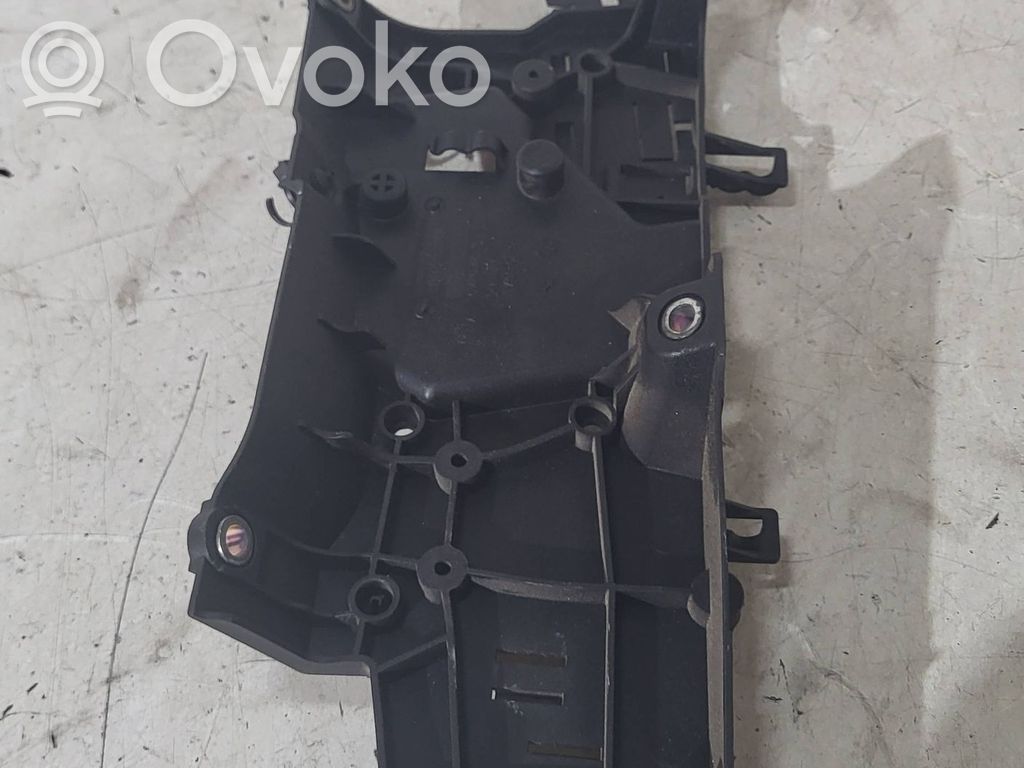 Other engine bay part   6440410,7806494