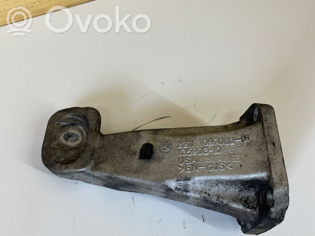 BMW X5 E53 Engine mounting bracket 