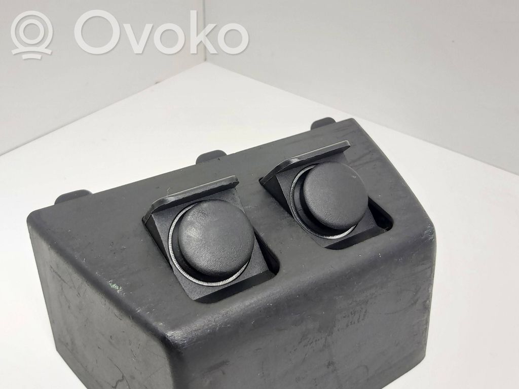 BMW 3 E46 12 V Socket (rear) 