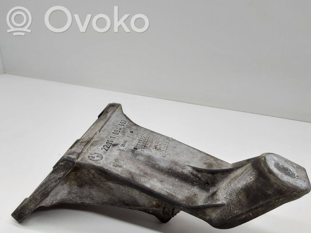 BMW 3 E46 Engine mounting bracket 