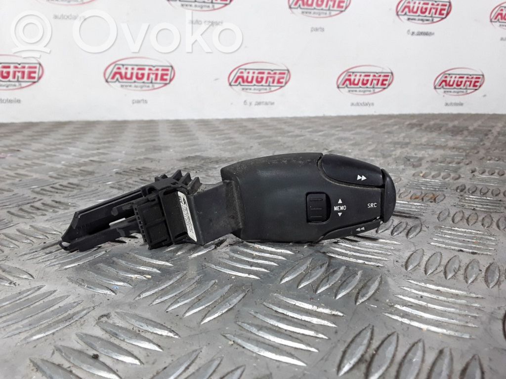 Peugeot 207 Interruptor/palanca de limpiador de luz de giro 