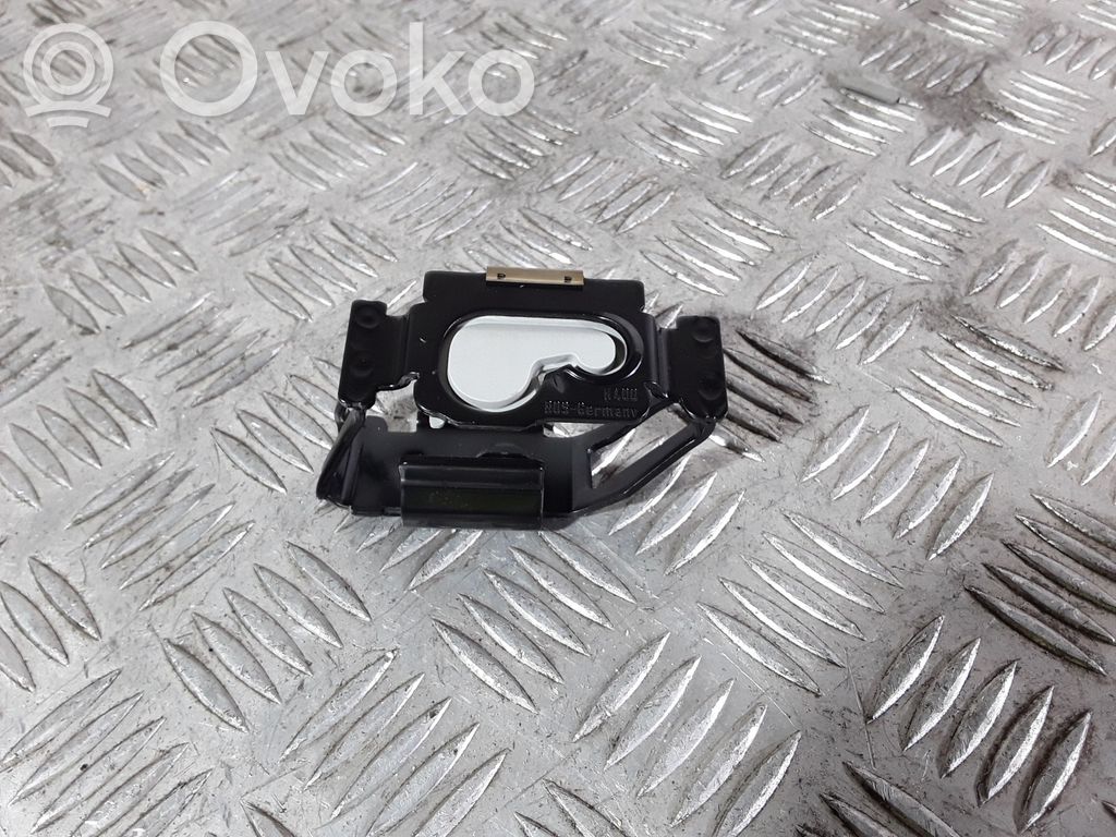 Audi A6 S6 C7 4G Soporte de montaje de la cubierta de la bandeja del maletero 