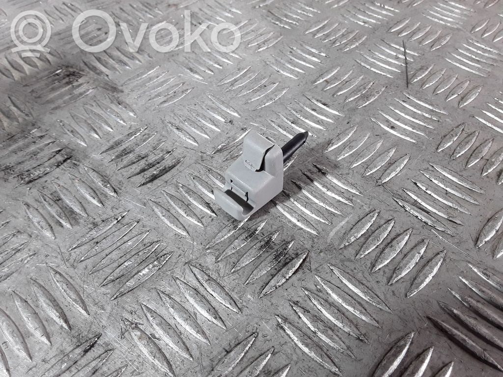 Sun visor clip/hook/bracket