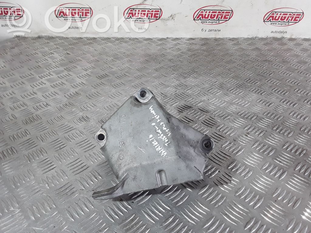 Opel Zafira C Engine mounting bracket 
