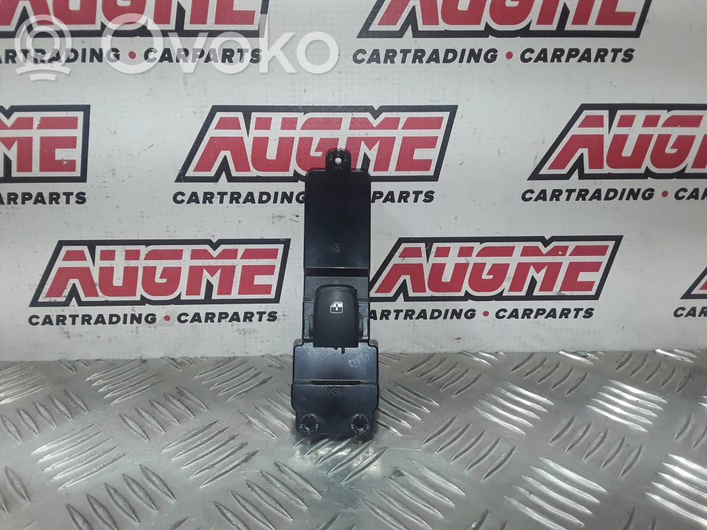 Hyundai Kona I Electric window control switch 