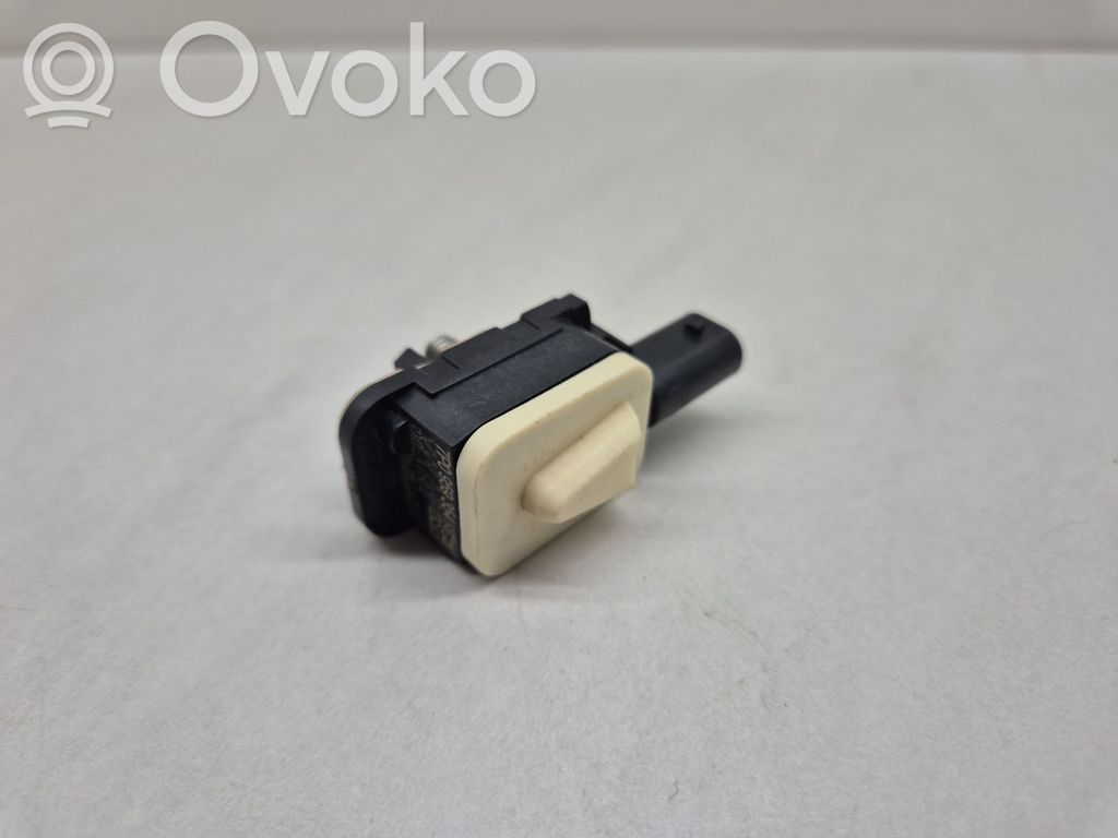 Porsche Cayenne (92A) Airbagsensor Crashsensor Drucksensor 
