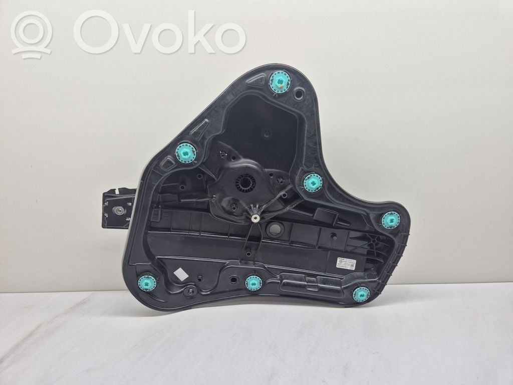 Volkswagen Golf VIII Mechanizm podnoszenia szyby tylnej bez silnika 