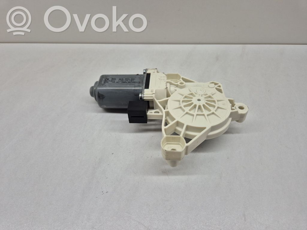 Volkswagen Touareg III Front door window regulator motor 