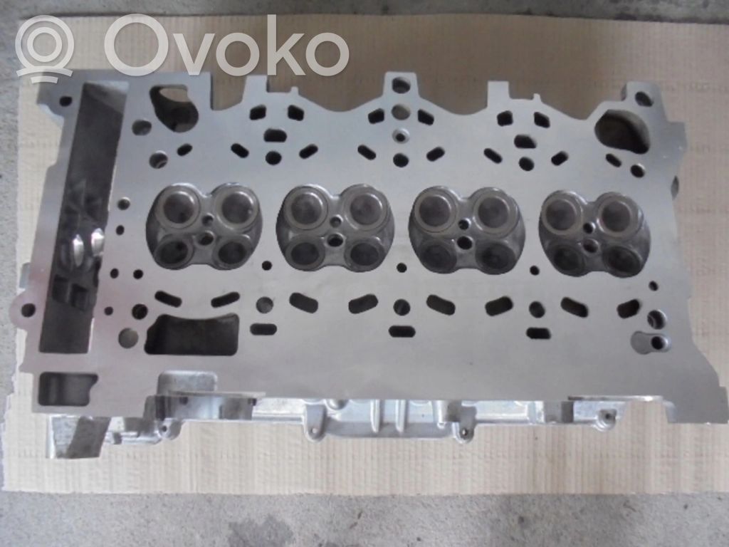 BMW 1 E81 E87 Engine head 