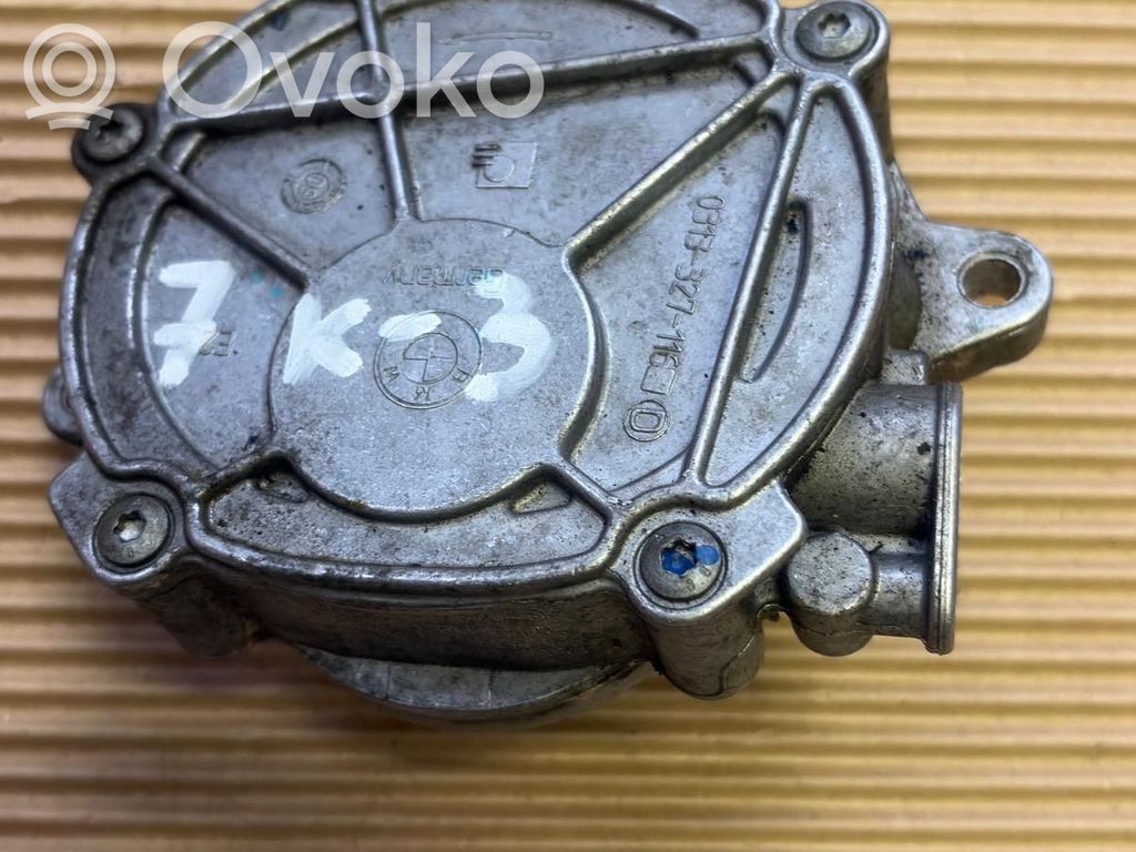 BMW 5 E60 E61 Vacuum pump 