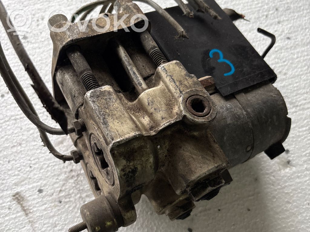 Toyota Avensis T270 ABS Pump 