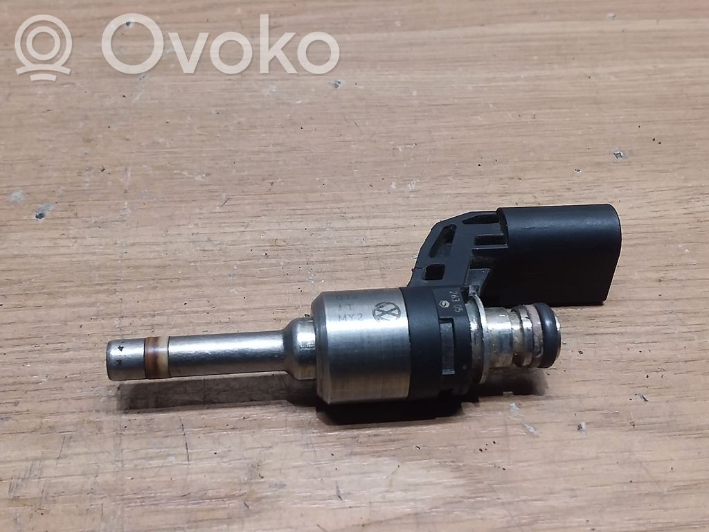 Volkswagen PASSAT B6 Fuel injector 