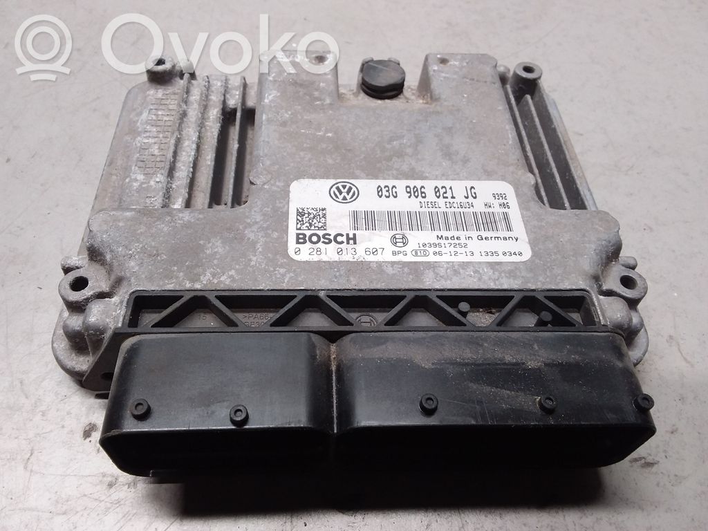Volkswagen Golf V Engine control unit/module 