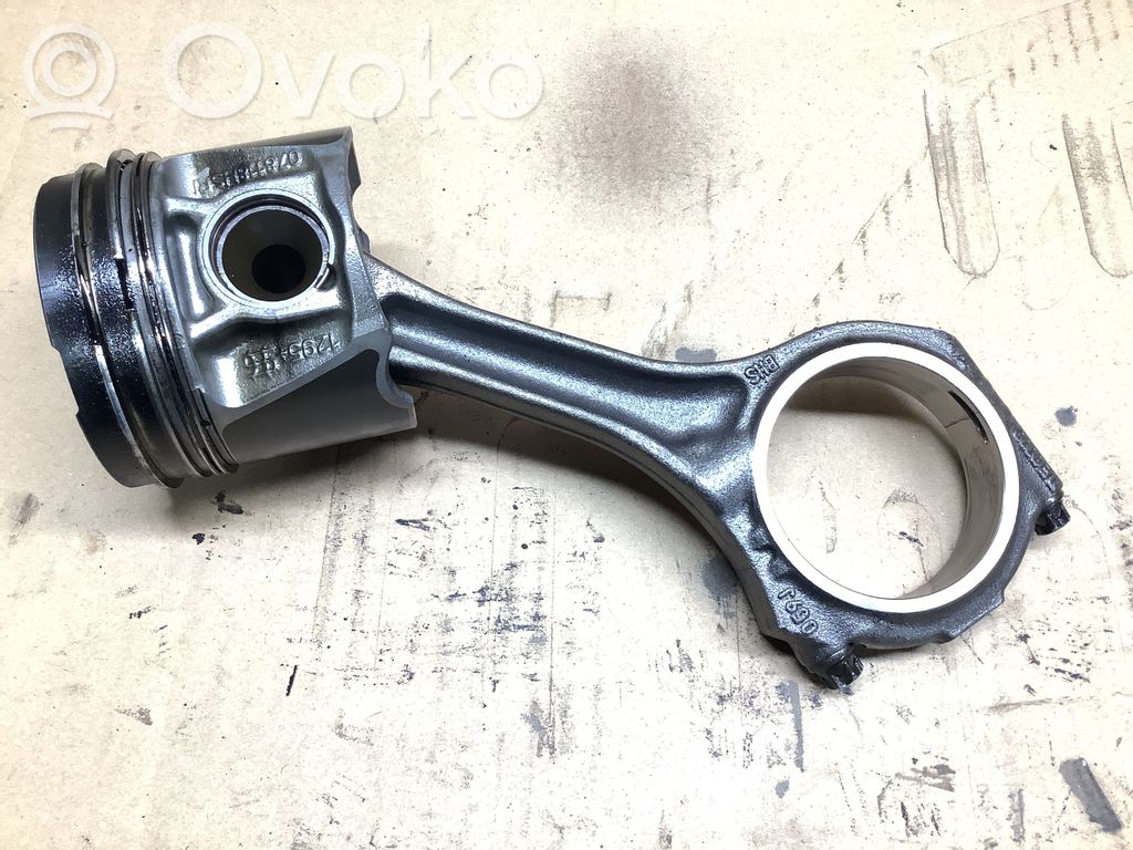 Audi A4 S4 B6 8E 8H Piston with connecting rod 