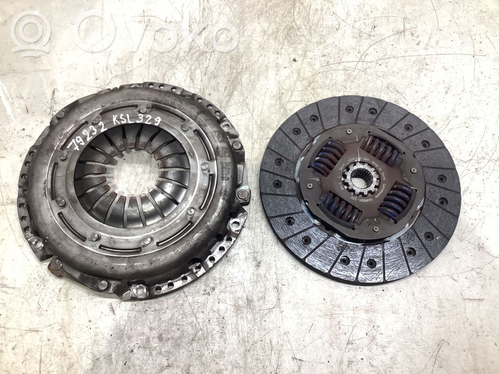 Subaru Outback Sankabos komplektas 