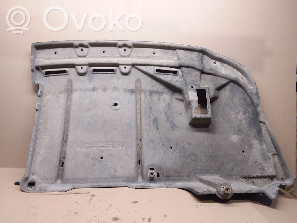 Toyota Avensis T270 Engine splash shield/under tray 