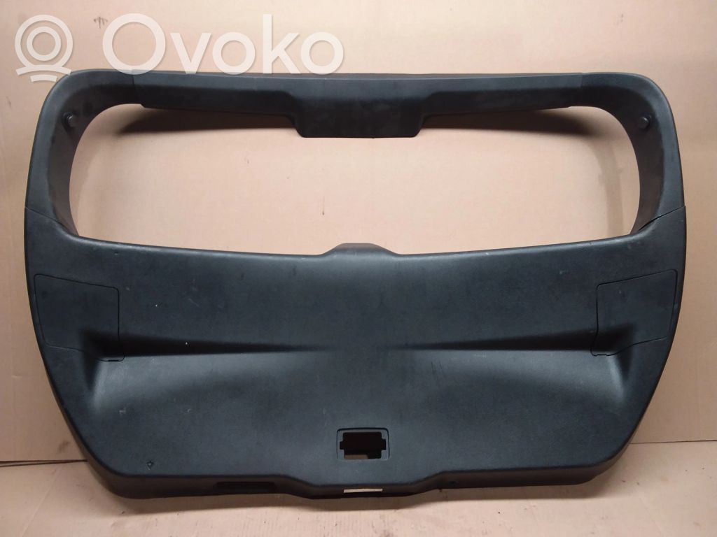 Toyota Auris E180 Tailgate trim 