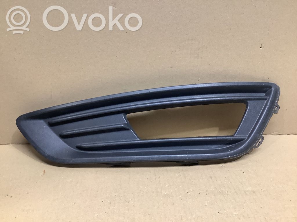Ford Focus Etusumuvalon ritilä 
