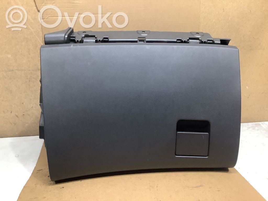 Opel Insignia A Daiktadėžės (bordačioko) komplektas 