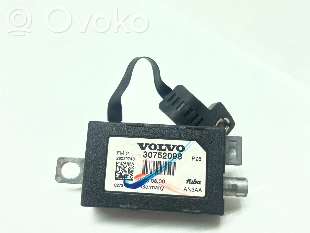 Volvo XC90 Antenos stiprintuvas 