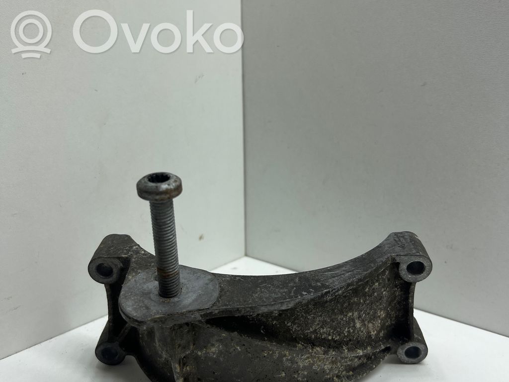 Audi Q7 4M Generator/alternator bracket 